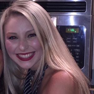 Meet your Posher, Alexis